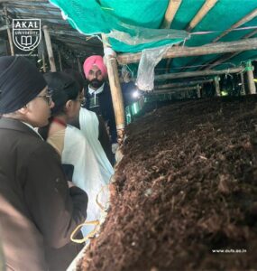 Classrooms that Step Into the Field for Learning – A Three-Day Mushroom Cultivation Workshop Classrooms that Step Into the Field for Learning – A Three-Day Mushroom Cultivation Workshop