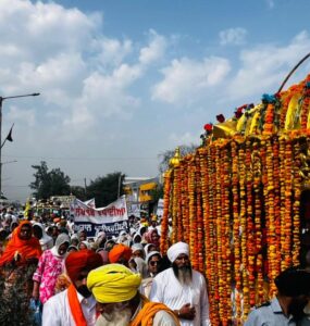 Divine Devotion in Motion – Akal University Students Experience the Spiritual Essence of Nagar Kirtan at Cheema Sahib Divine Devotion in Motion – Akal University Students Experience the Spiritual Essence of Nagar Kirtan at Cheema Sahib