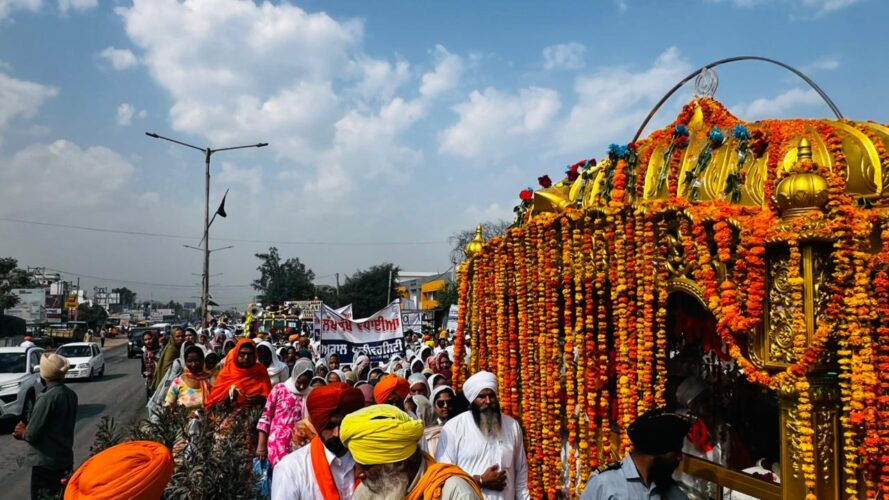 Divine Devotion in Motion – Akal University Students Experience the Spiritual Essence of Nagar Kirtan at Cheema Sahib