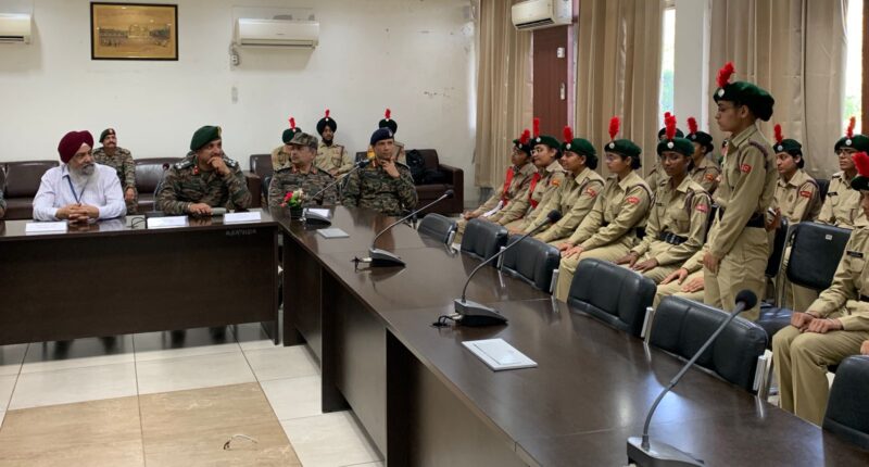 Photo_4_intreaction wit